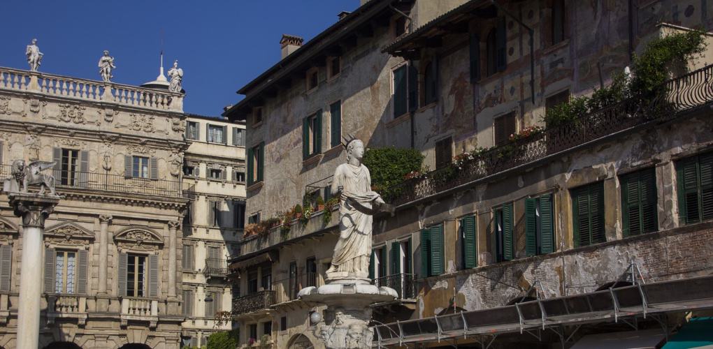 Verona Piazza della Erbe